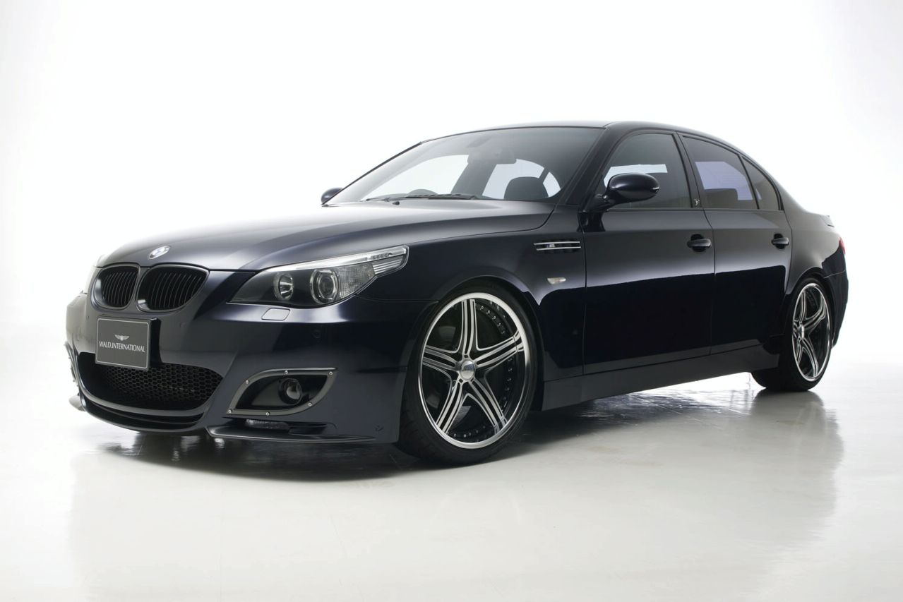 BMW 525i E60 5 Series – характеристика – фото – видео