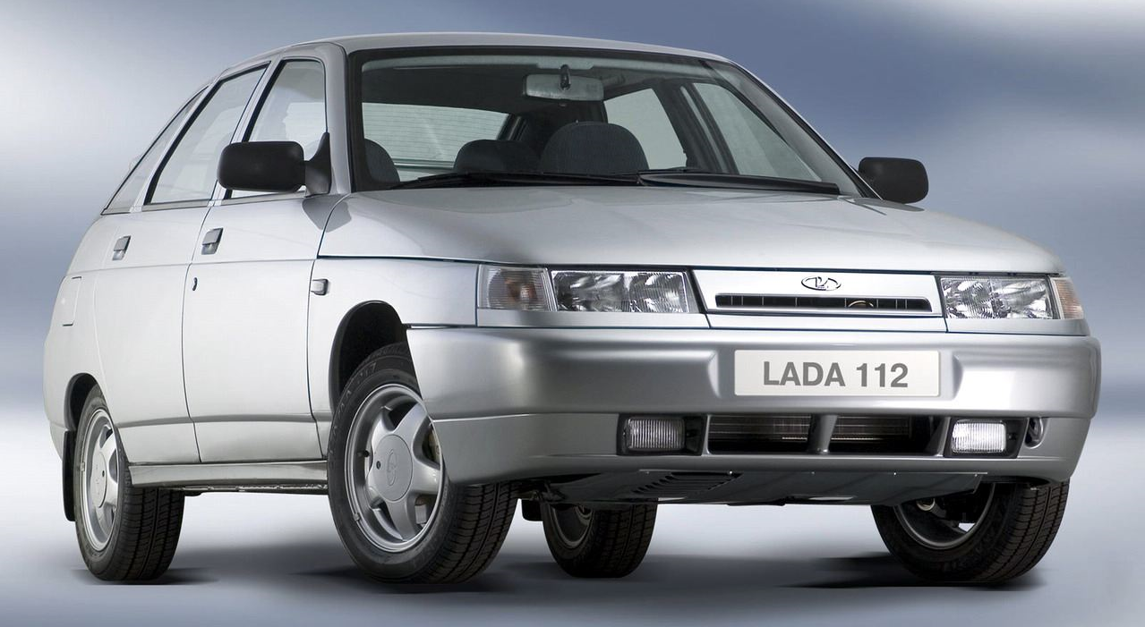 Ваз 2112 сколько. Lada 2110. ВАЗ 2110 И 2112. ВАЗ 2110 2111 2112. Lada ВАЗ 2110 2111 2112.